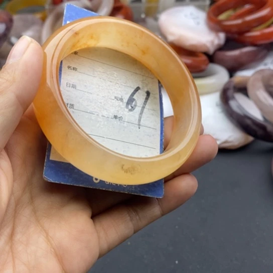 石英质玉未镶嵌手镯