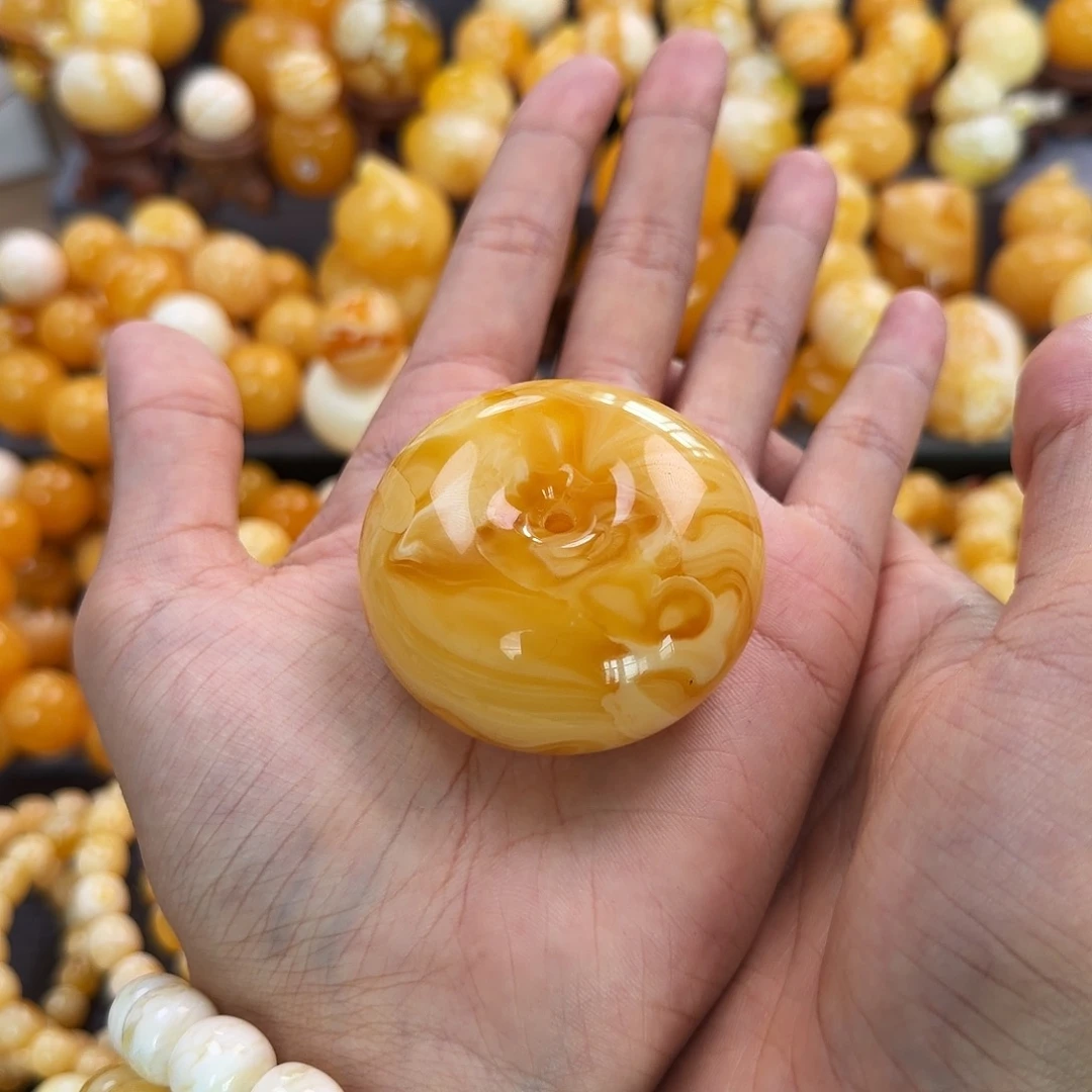 琥珀未镶嵌珠宝奇石57g