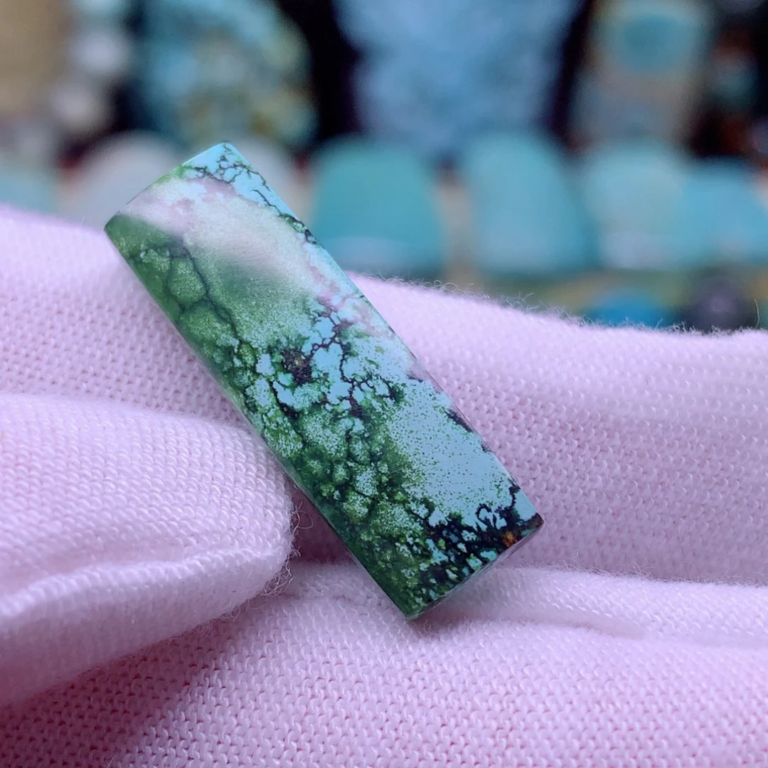 绿松石颈饰未镶嵌