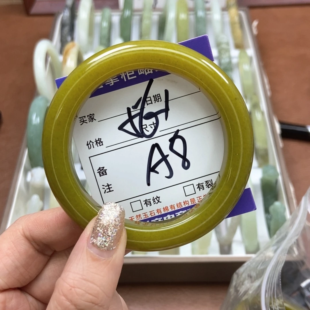 岫玉手镯手镯未镶嵌