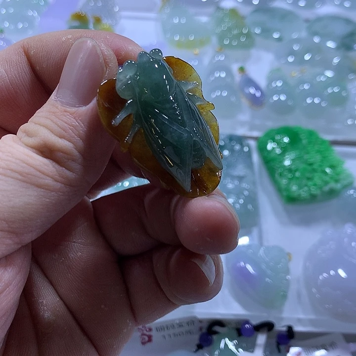翡翠未镶嵌颈饰天然翡翠A货吊坠