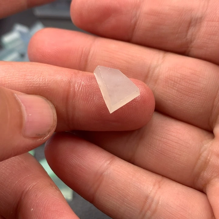 定制翡翠未镶嵌材料定制