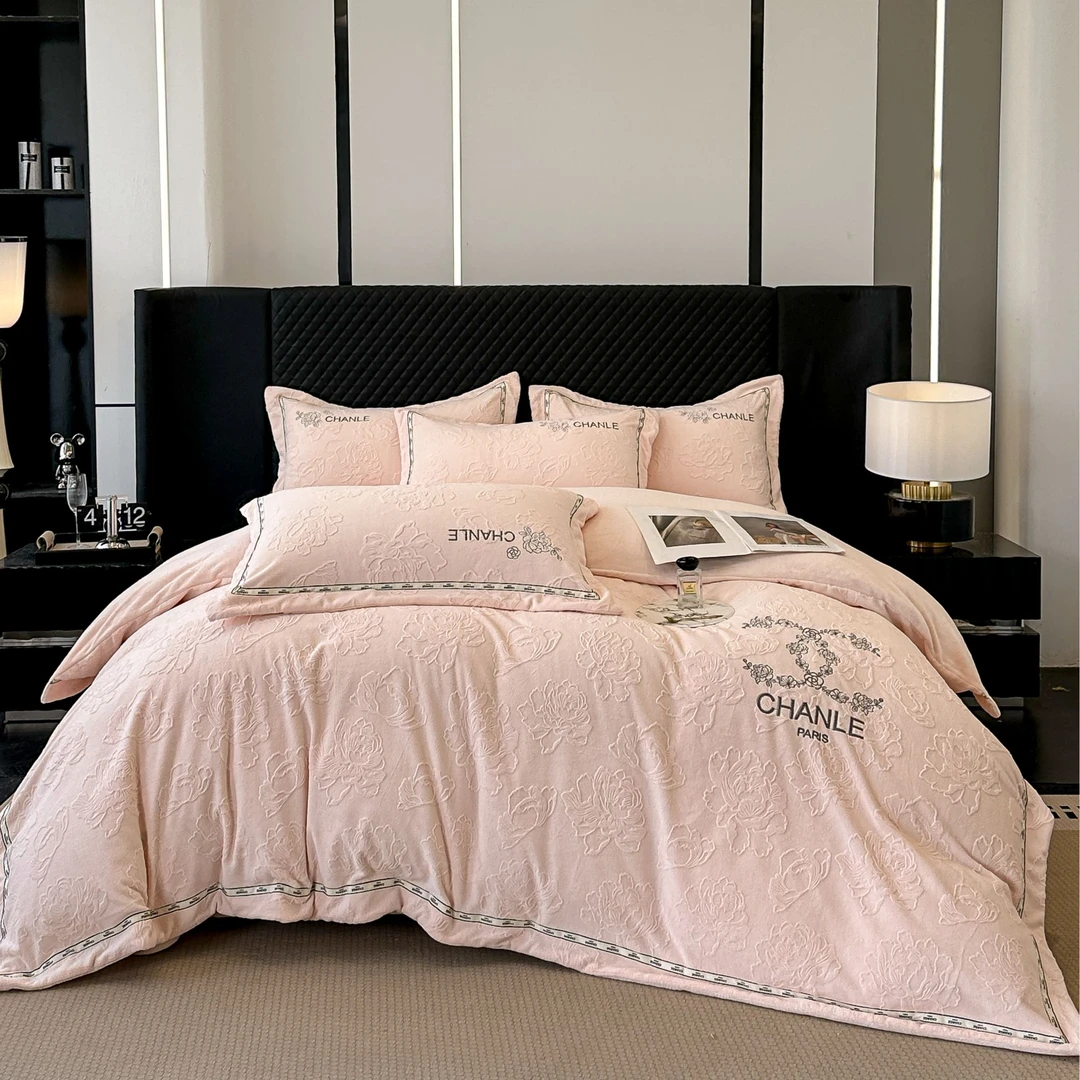 【小香牡丹】轻奢全消光牛奶绒高克重加厚提花四件套双面雕花双层