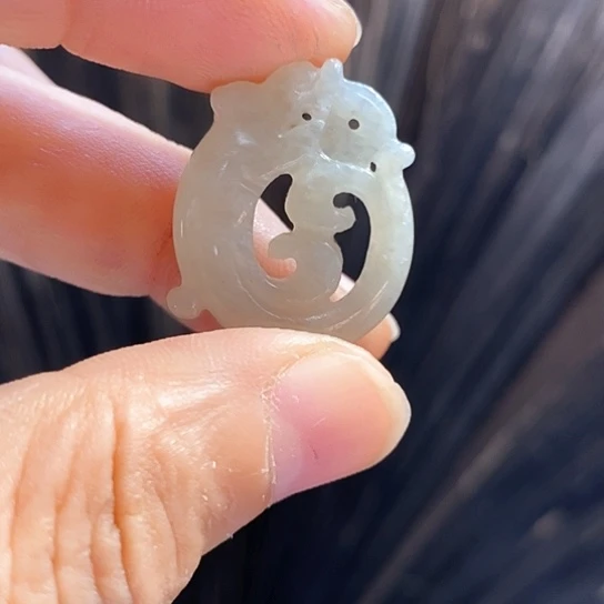 翡翠未镶嵌颈饰Wtuop