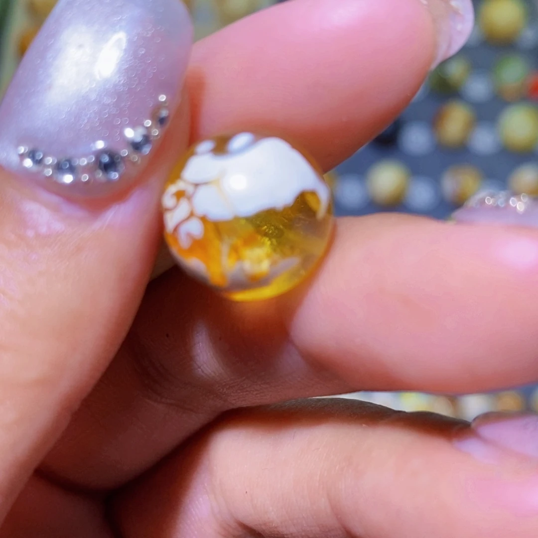 琥珀裸石未镶嵌喵*。琥珀蜜蜡