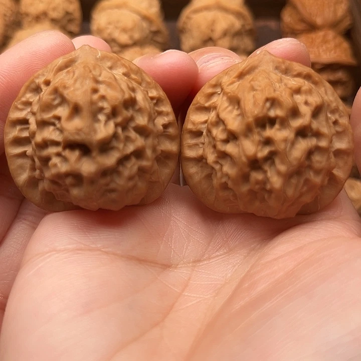 文玩核桃吊坠瓷娃娃38全