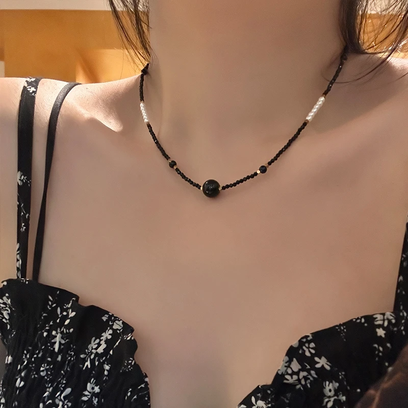 oushipei/欧诗佩 铜合金亚克力项链 复古小众黑色水晶串珠项链女