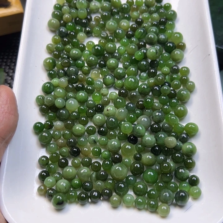 玉***子未镶嵌手链和田玉