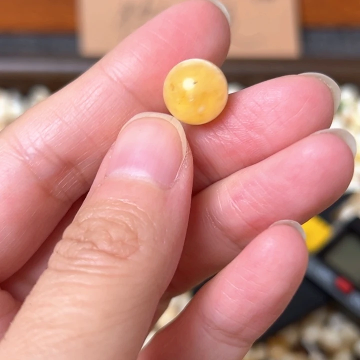 蜜蜡未镶嵌裸石10.9mm一个