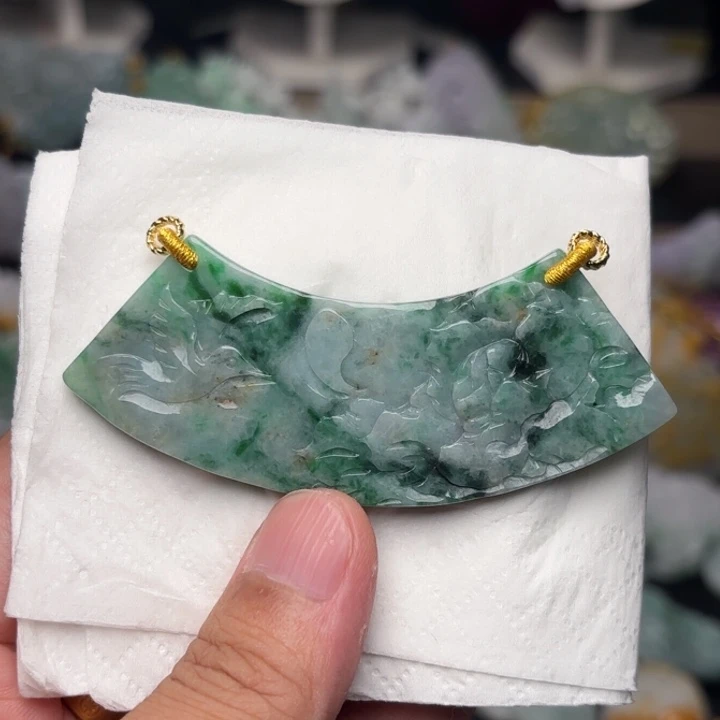 翡翠未镶嵌颈饰吊坠