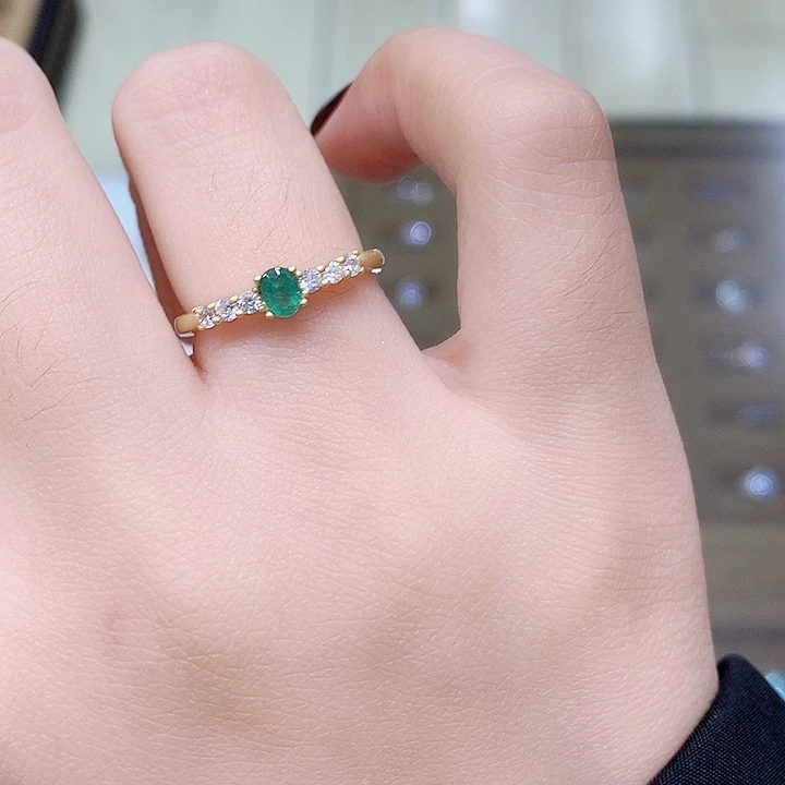 银S925镶嵌绿柱石戒指