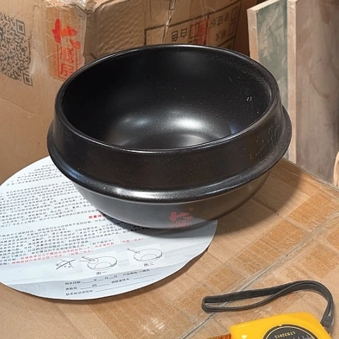 微瑕，明火，口径17高度8.5针孔拖釉石锅1个