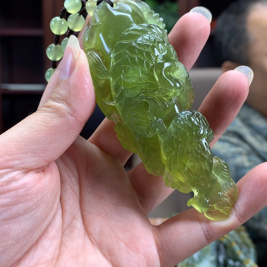 未镶嵌蛇纹石玉颈饰