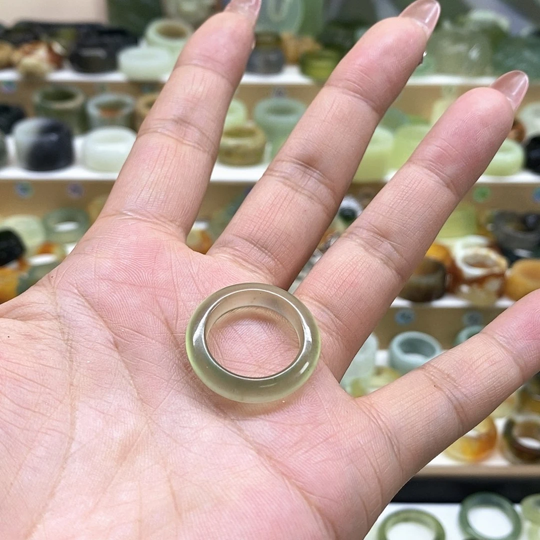 岫玉未镶嵌天然玉石豹****?