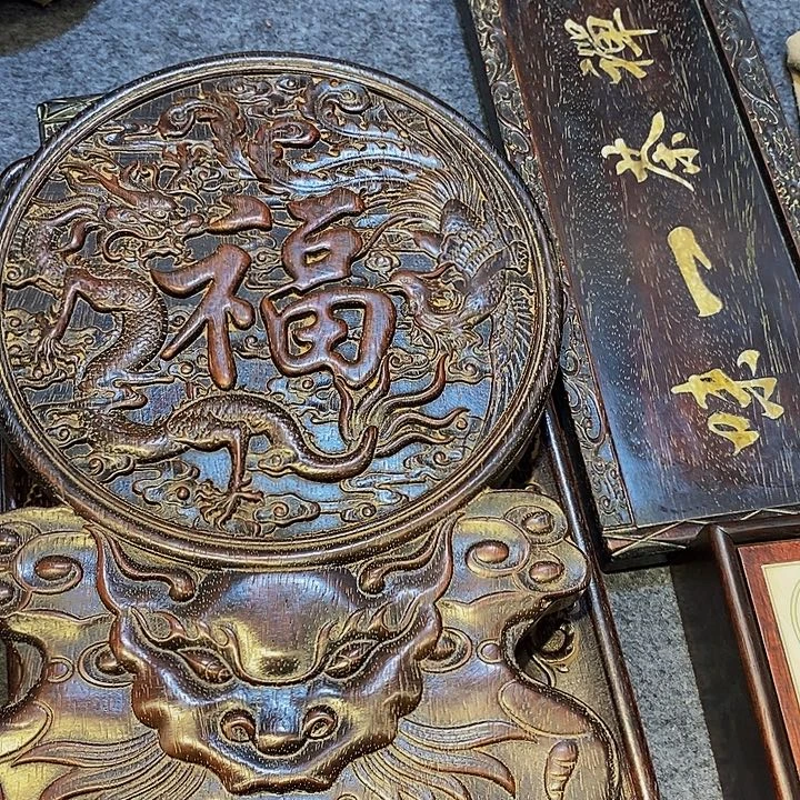 高***瞩木紫檀雕刻一物一拍