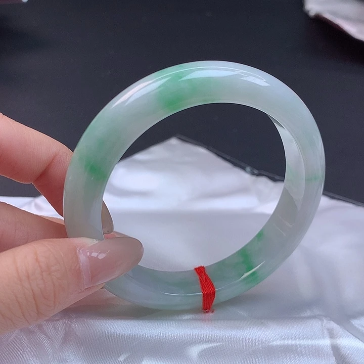 翡翠未镶嵌手镯60