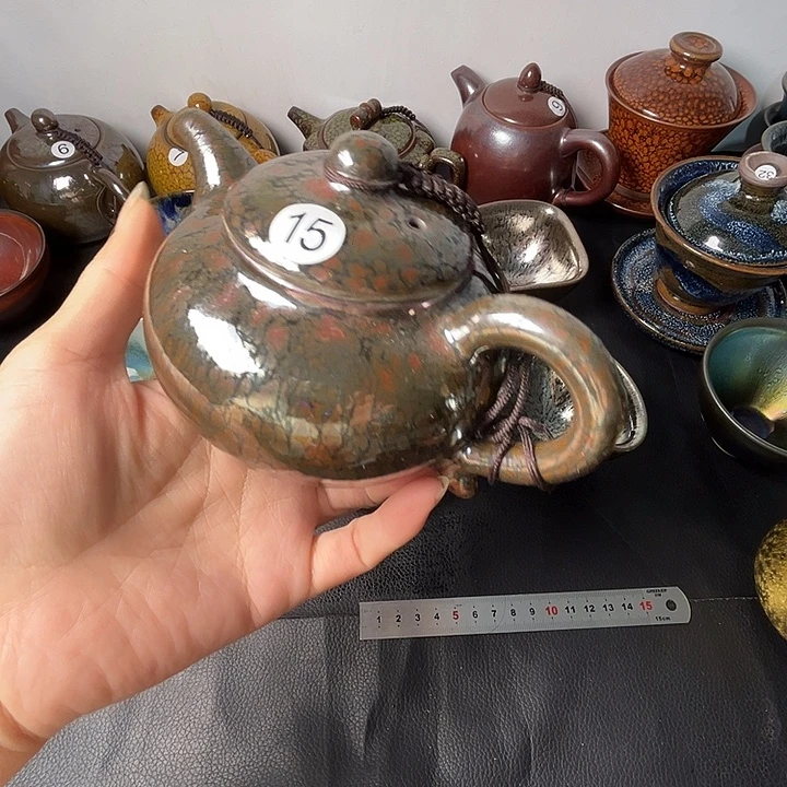 茶盏在这条街等的时间都