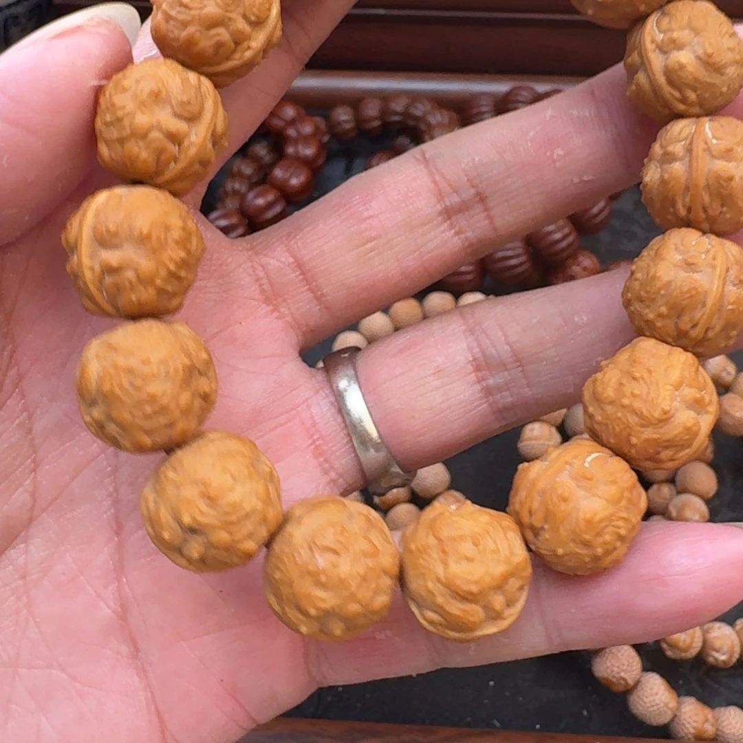 猴头核桃吊坠漏眼蟾王