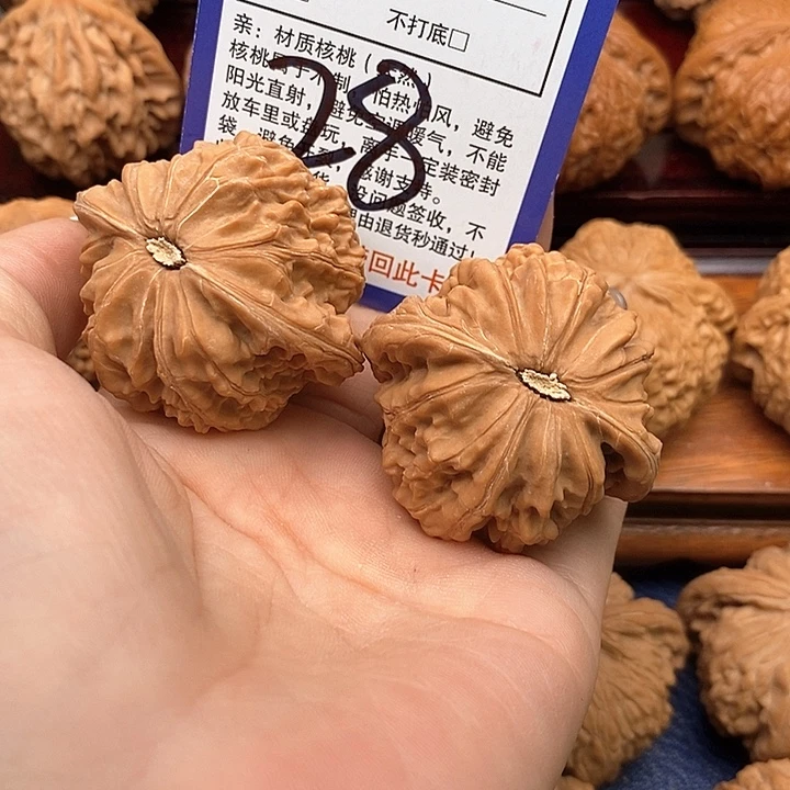 腿***腿桃核吊坠磨盘狮子头43