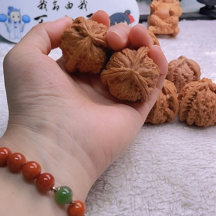 文玩核桃把件A****哥三棱