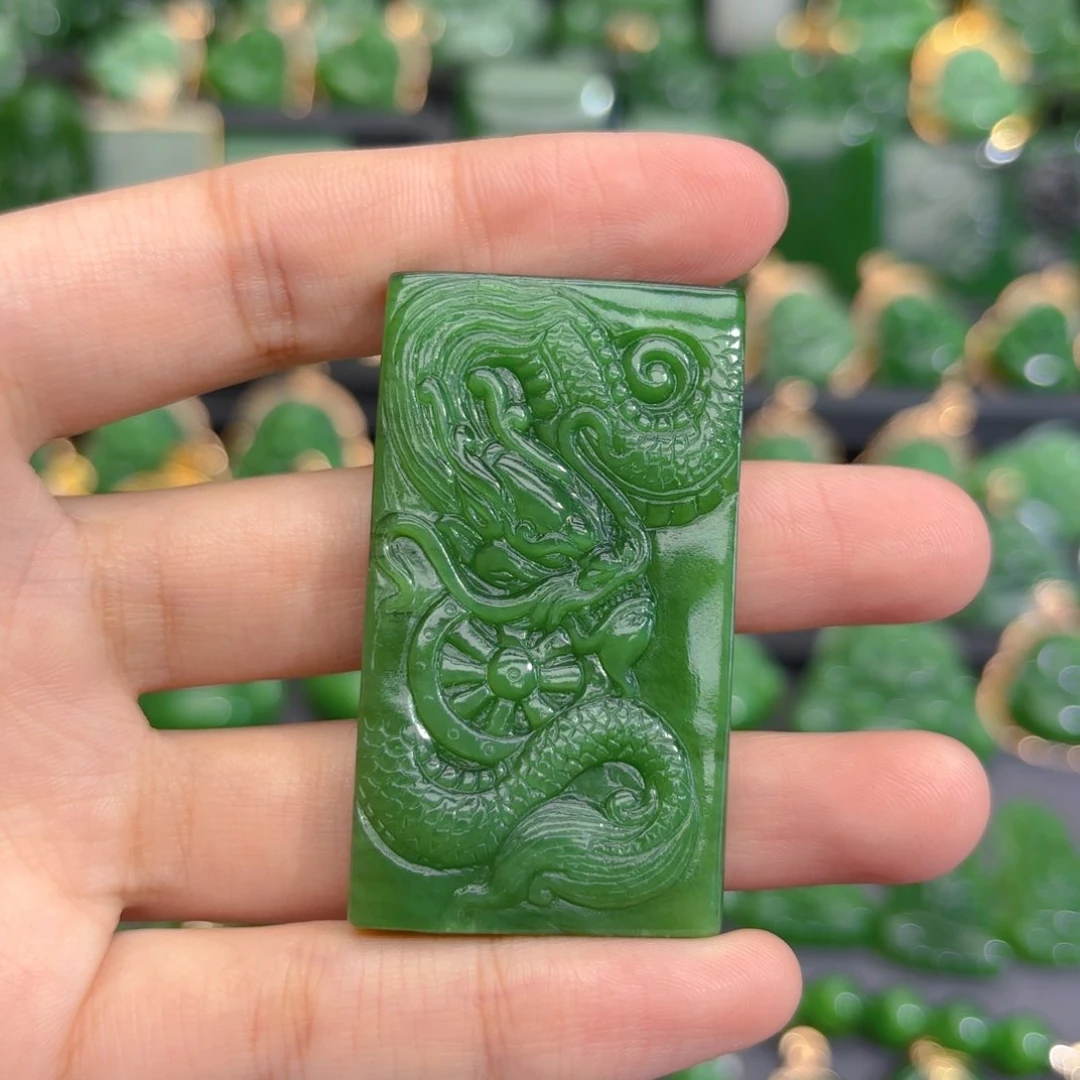 颈饰未镶嵌和田玉（碧玉）