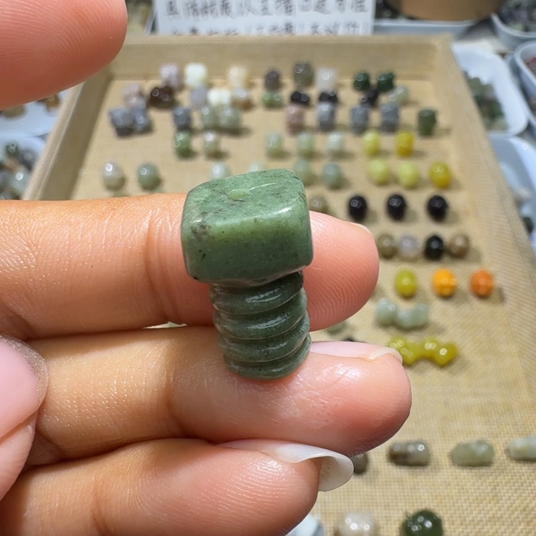 和田玉未镶嵌珠宝奇石