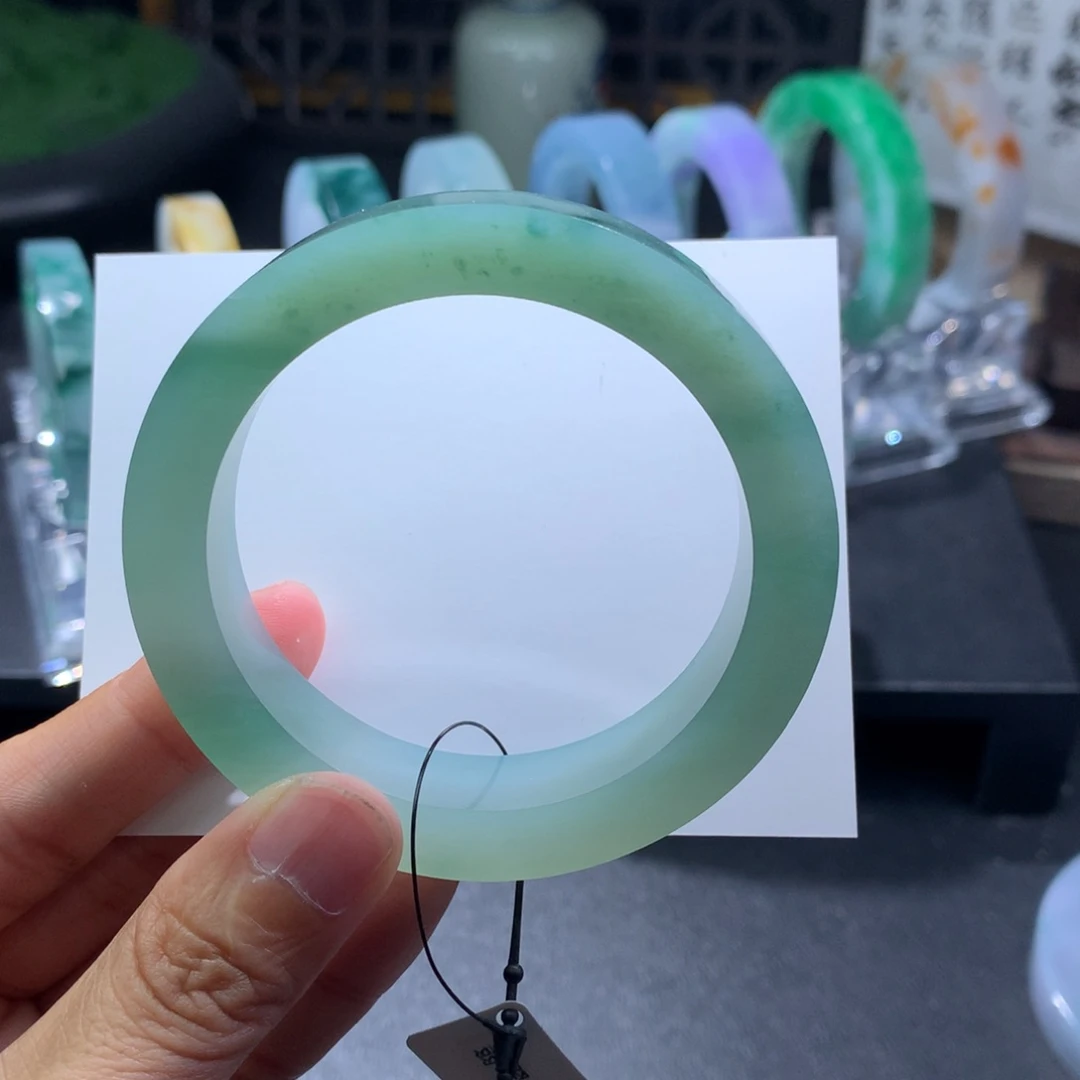 未镶嵌手镯定制翡翠