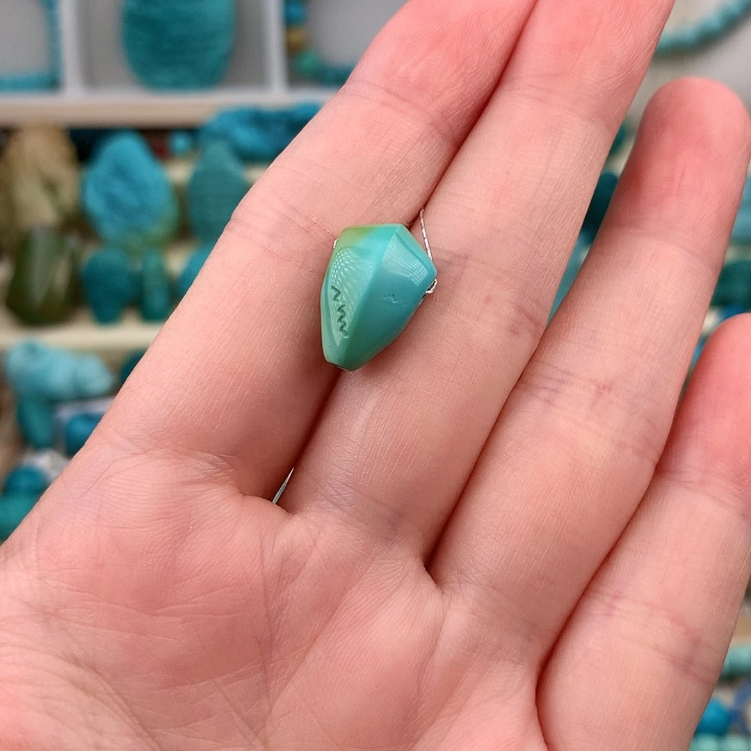 未镶嵌绿松石珠宝奇石