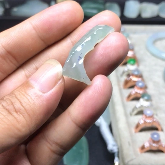 定制翡翠未镶嵌精品边角料