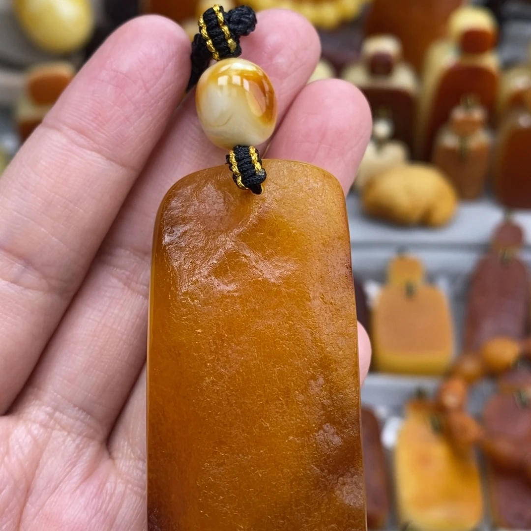 蜜蜡未镶嵌珠宝奇石