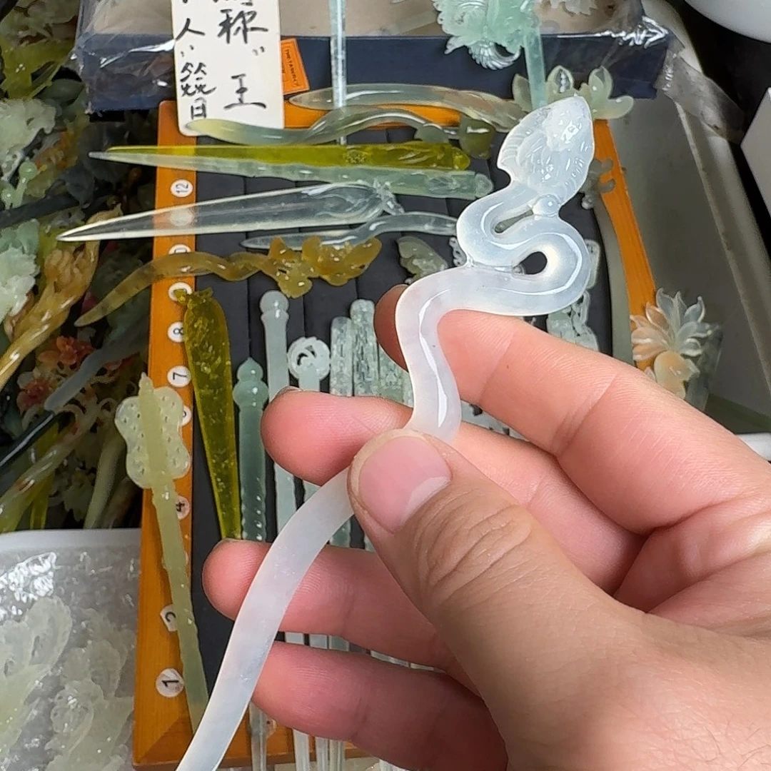 蛇纹石玉未镶嵌发饰