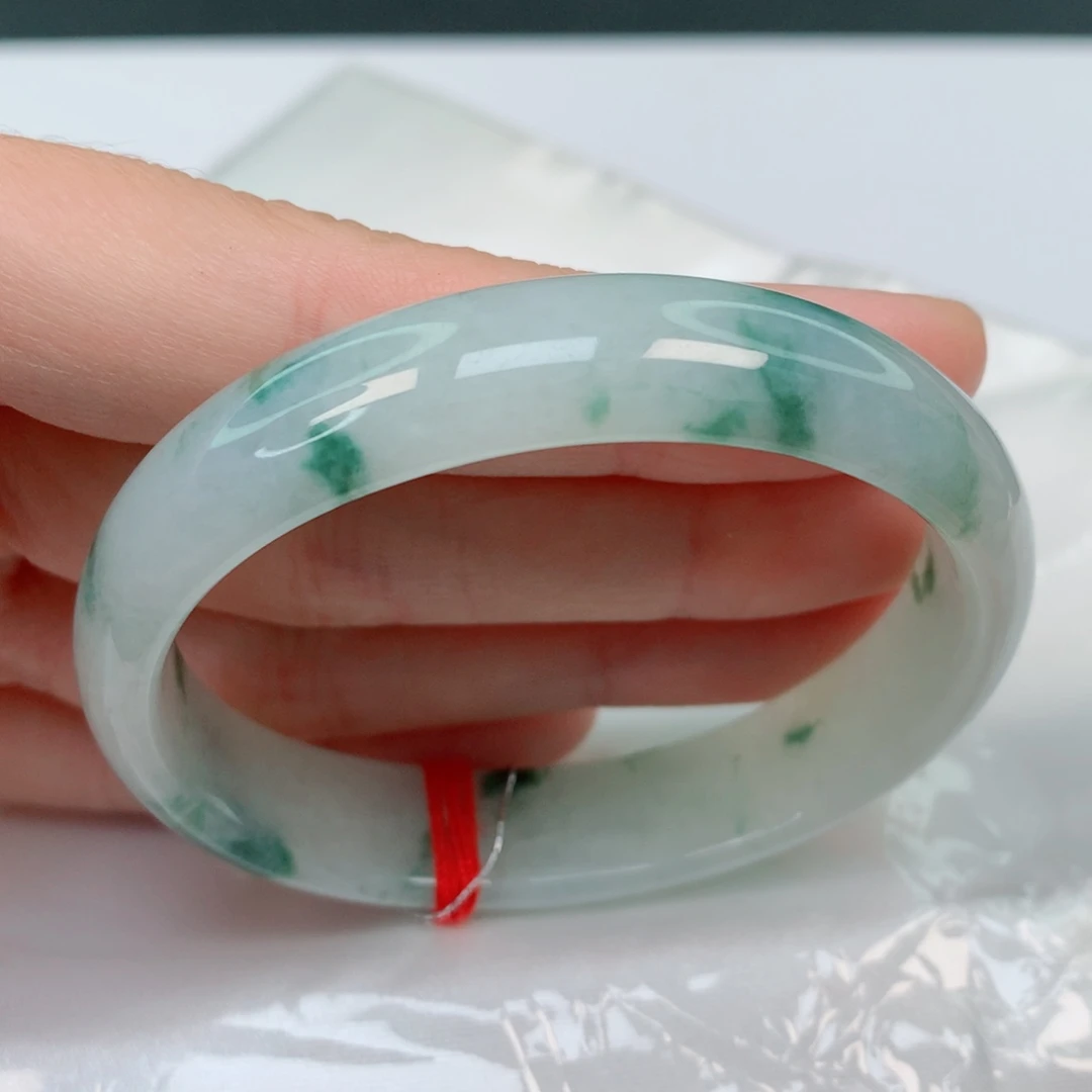 翡翠手镯未镶嵌52.8贵妃，飘绿花