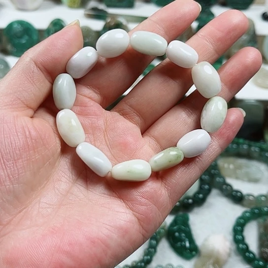 未镶嵌独山玉吊坠