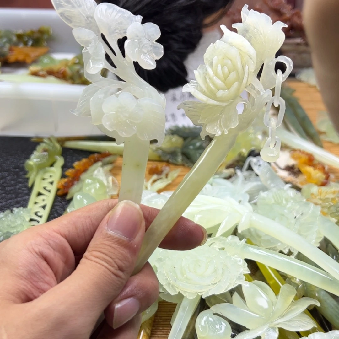 蘑***人蛇纹石玉未镶嵌发簪