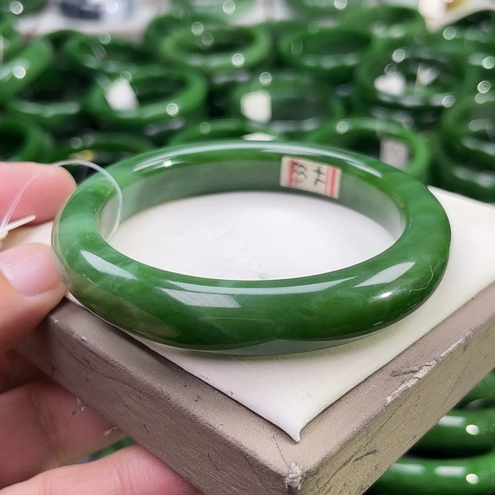 未镶嵌手镯和田玉（碧玉）