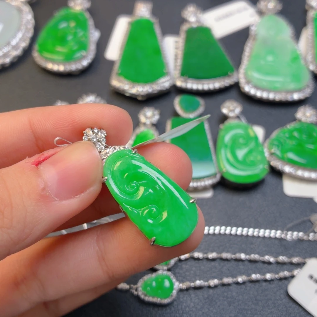 翡翠银S925镶嵌颈饰
