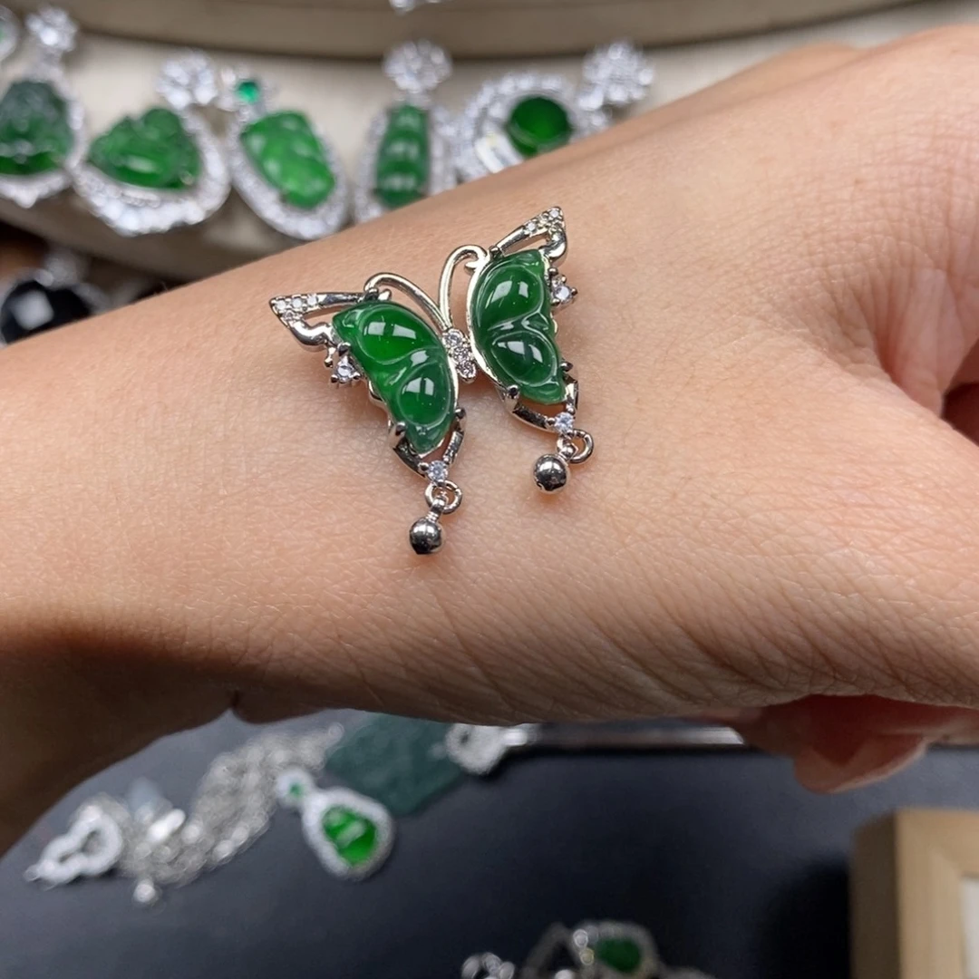 翡翠颈饰未镶嵌翡翠