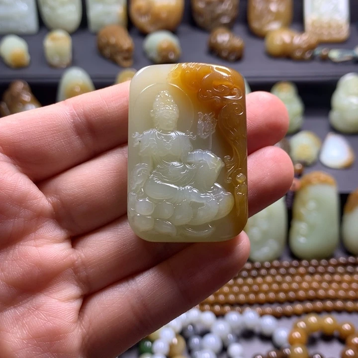 Z***G和田玉（糖玉）未镶嵌颈饰