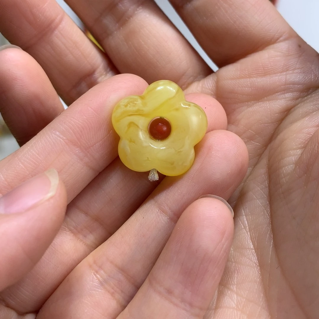 蜜蜡裸石未镶嵌配饰