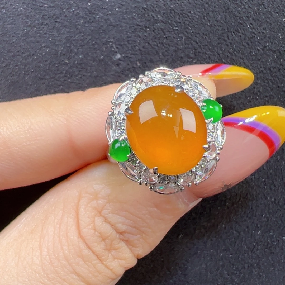 翡翠18K金镶嵌戒指蛋面