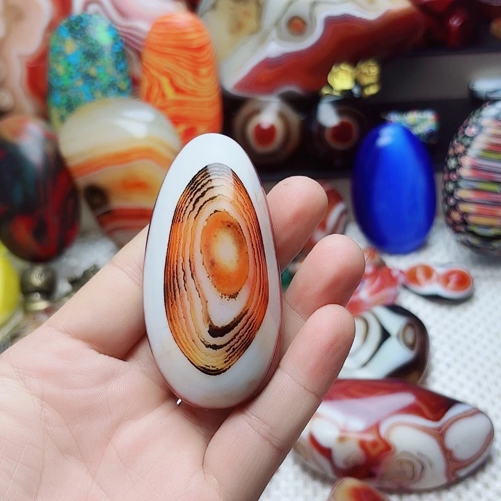 小***宸未镶嵌玛瑙/玉髓珠宝半成品