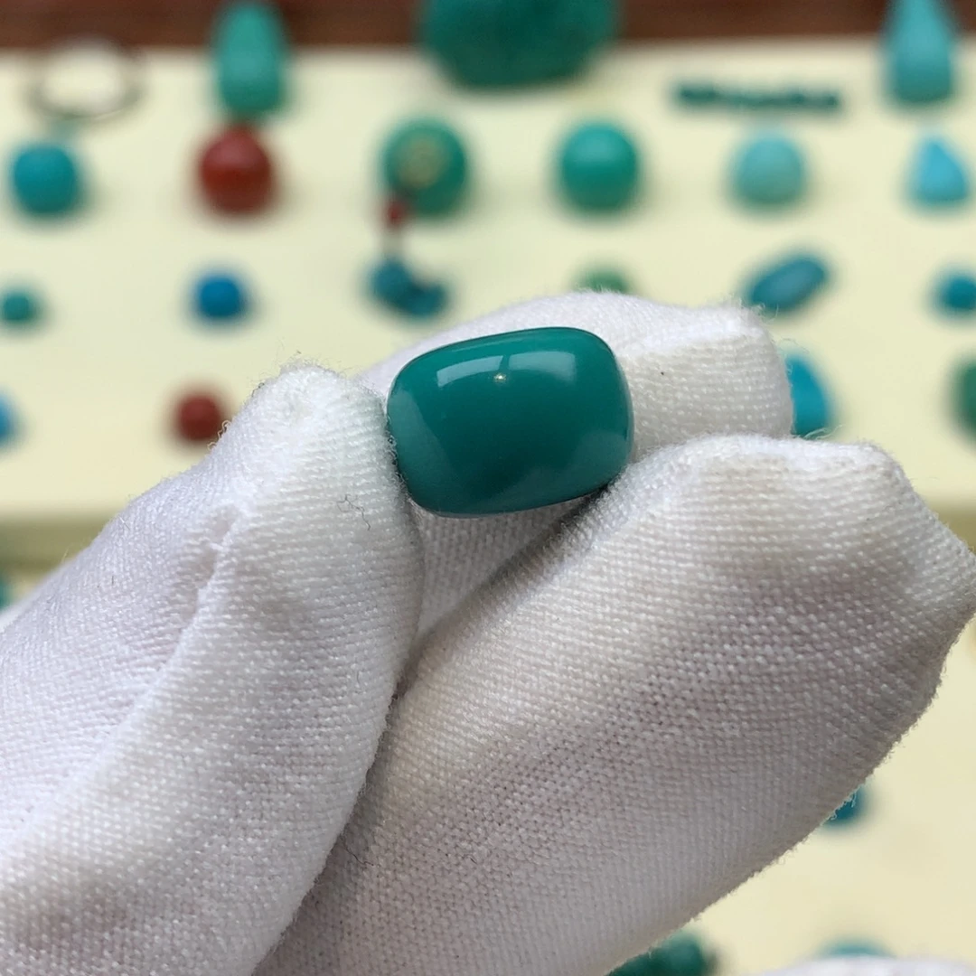 名***是绿松石未镶嵌绿松石