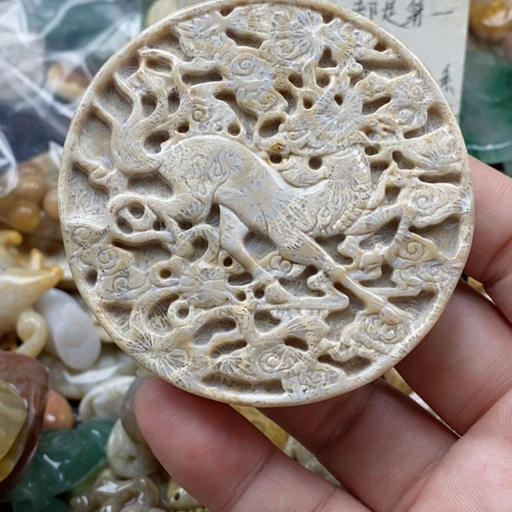 硅化珊瑚（珊瑚玉）未镶嵌颈饰