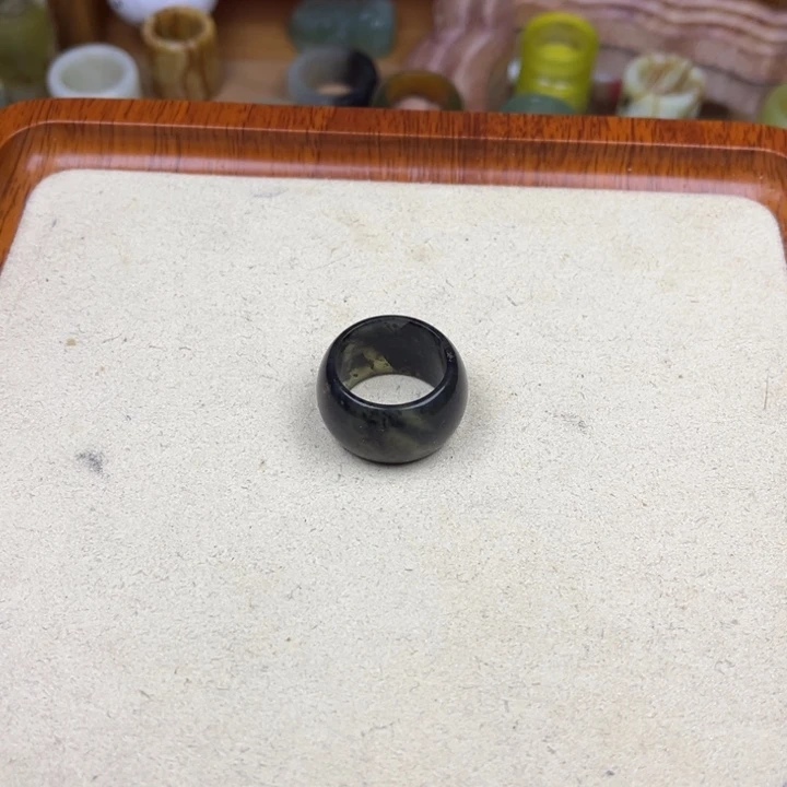 槑***~蛇纹石玉未镶嵌戒圈