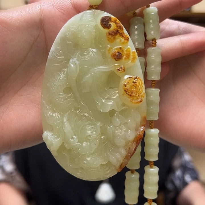 和田玉未镶嵌颈饰观音