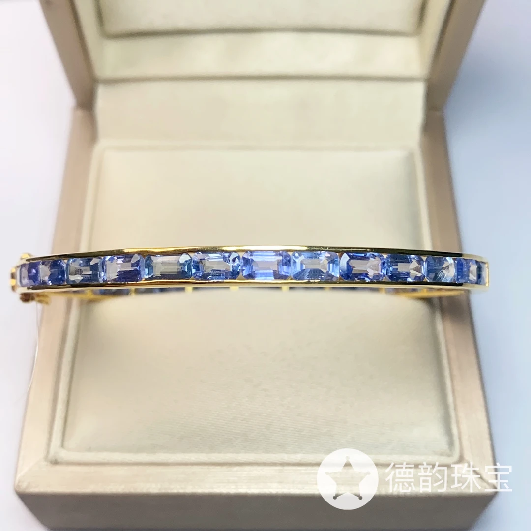 18K金镶嵌蓝宝石手镯