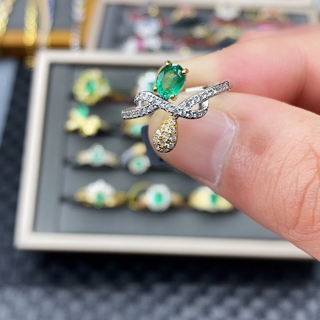 银S925镶嵌祖母绿戒指