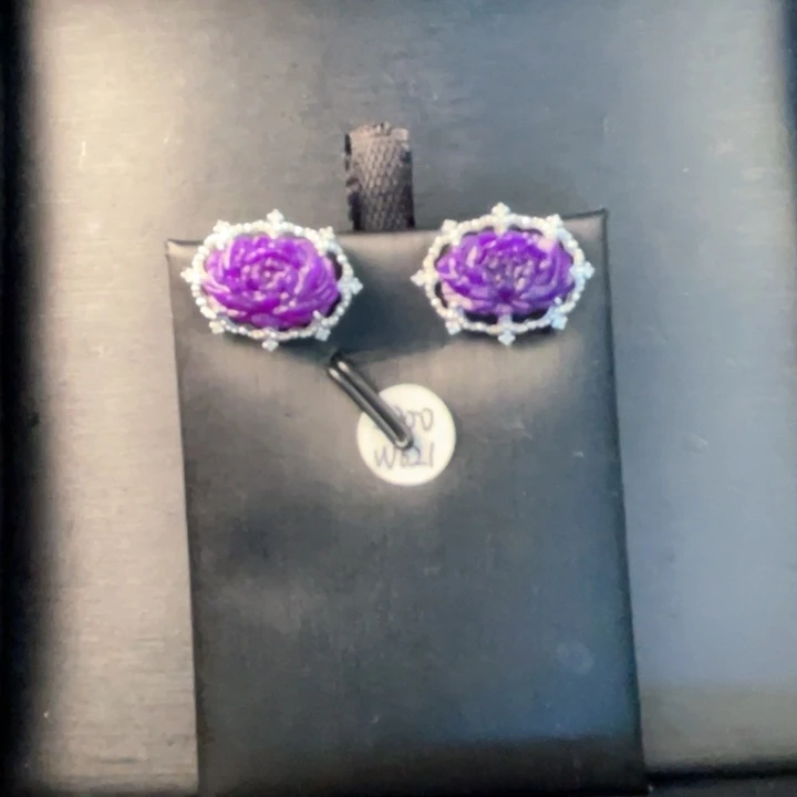 18K金镶嵌苏纪石（舒俱来）耳钉