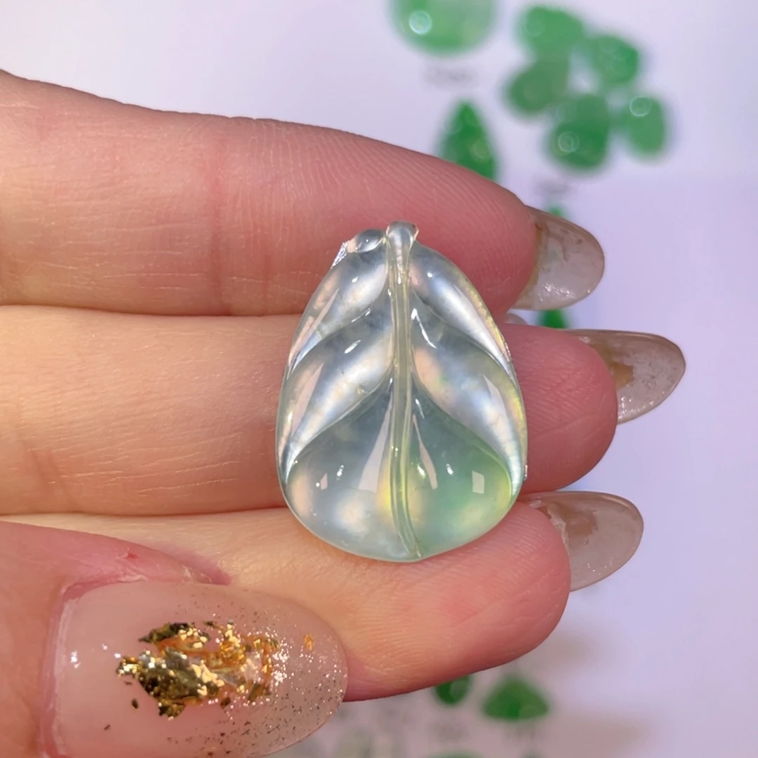 翡翠未镶嵌颈饰裸石