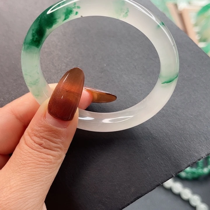 未镶嵌手镯石英质玉